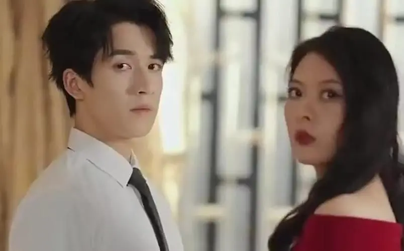 《林深暗香来》：迷雾森林里的秘密，嗅觉破案的极致浪漫，悬疑与爱情的完美交织！