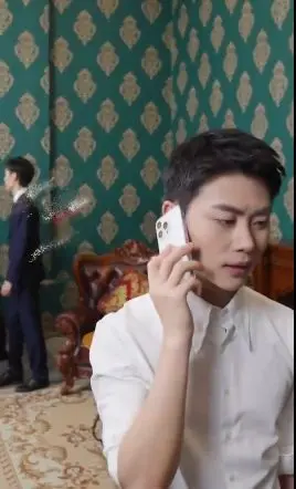 《极品狂医》：都市废柴逆袭！神医妙手回春，玩转都市风云，看我如何用医术和智慧征服一切